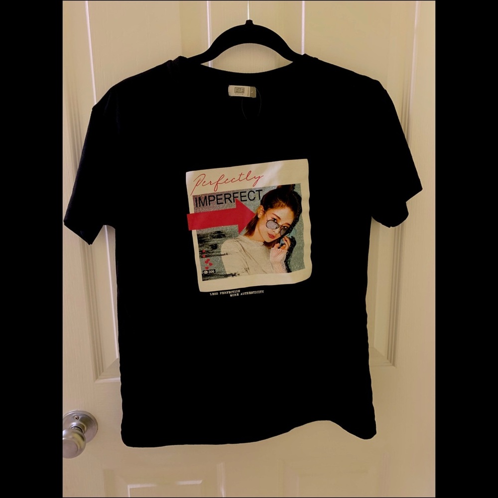 PERFECTLY BLACK TEE